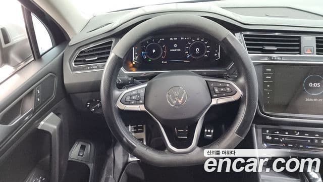 Volkswagen Tiguan Allspace 2023 — Photo 11/20