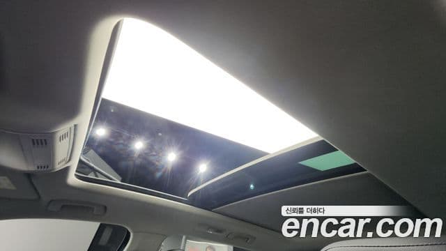 Volkswagen Tiguan Allspace 2023 — Photo 7/20