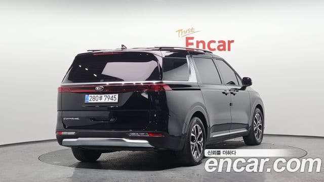 Kia Carnival 2021 — ფოტო 2/20