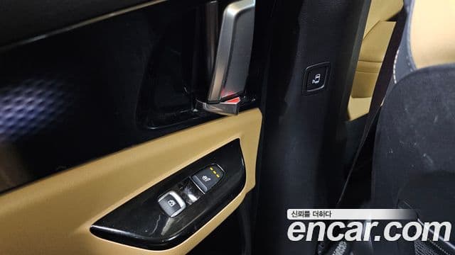 Kia Carnival 2021 — Şəkil 18/20