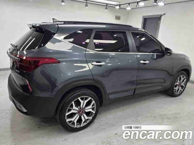 Kia Seltos 2020 — Фото 5/19