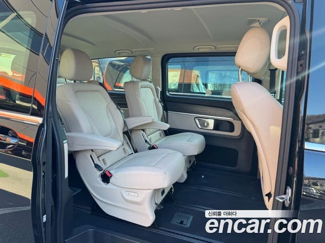 Mercedes-Benz V-Class 2025 — Şəkil 13/20