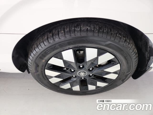 Hyundai Staria 2025 — Şəkil 13/20