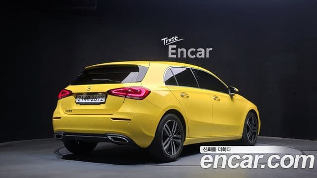 Mercedes-Benz A-Class 2022 — ფოტო 2/20
