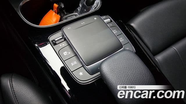 Mercedes-Benz A-Class 2022 — ფოტო 18/20
