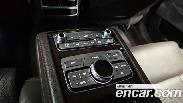 Kia The K9 2019 — Photo 10/20