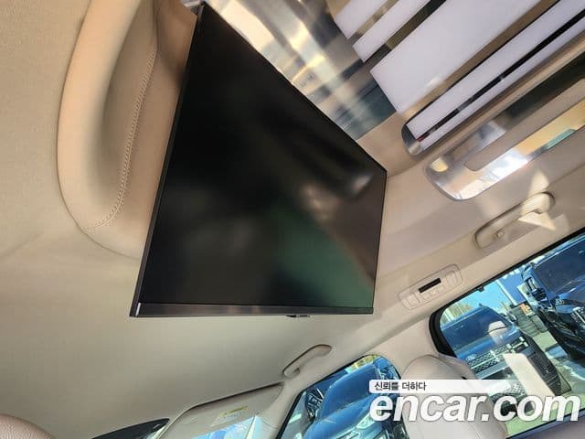 Kia Carnival 2024 — Фото 16/19
