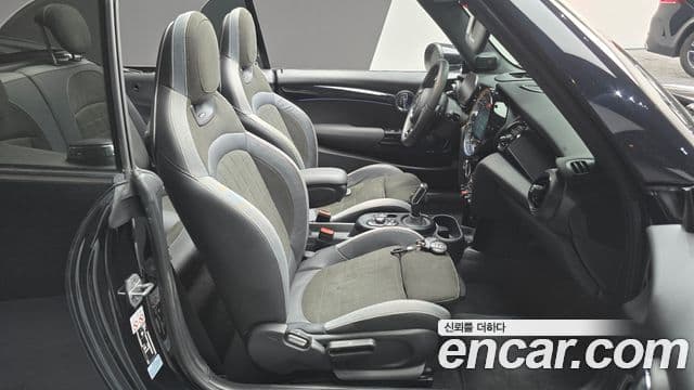 Mini Cooper S Convertible 2023 — ფოტო 10/20