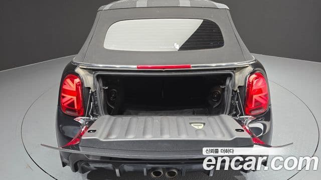 Mini Cooper S Convertible 2023 — ფოტო 20/20