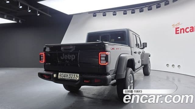 Jeep Gladiator 2022 — ფოტო 2/20