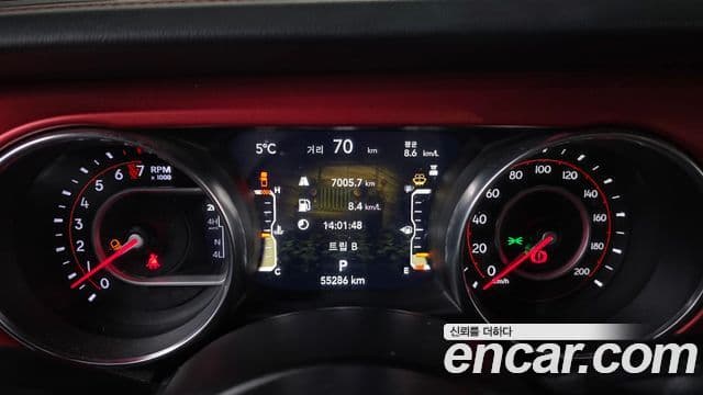Jeep Gladiator 2022 — ფოტო 8/20