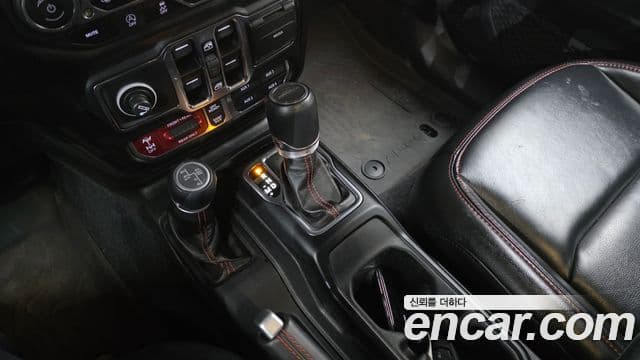 Jeep Gladiator 2022 — ფოტო 9/20