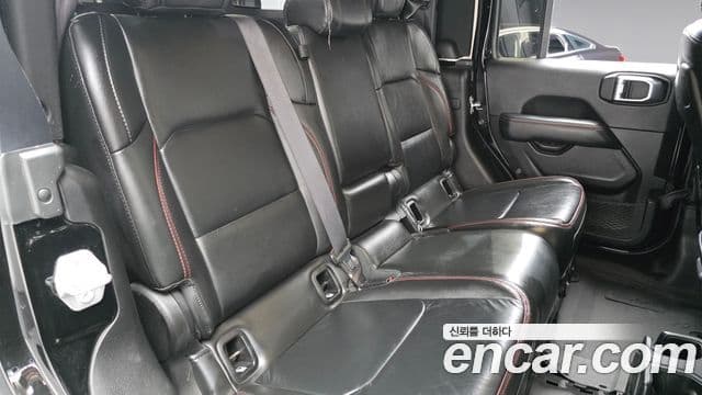Jeep Gladiator 2022 — ფოტო 13/20