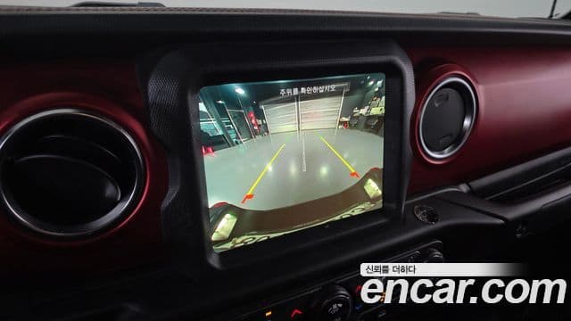 Jeep Gladiator 2022 — ფოტო 16/20
