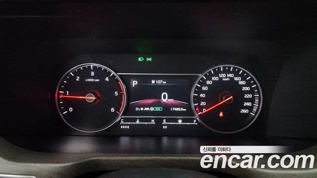 Kia Sorento 2020 — ფოტო 8/20