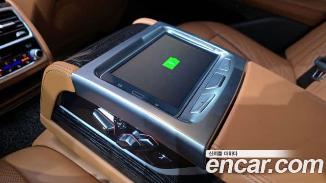 BMW 7 Series 2021 — ფოტო 18/20
