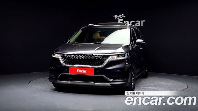 Kia Carnival 2021 — ფოტო 2/20