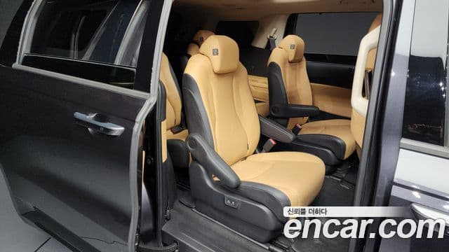 Kia Carnival 2021 — ფოტო 12/20
