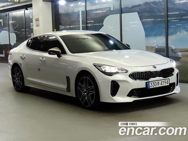 Kia Stinger 2021 — ფოტო 10/20