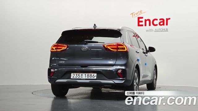 Kia Niro 2020 — ფოტო 4/20