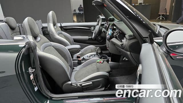 Mini Cooper S Convertible 2023 — Photo 19/20