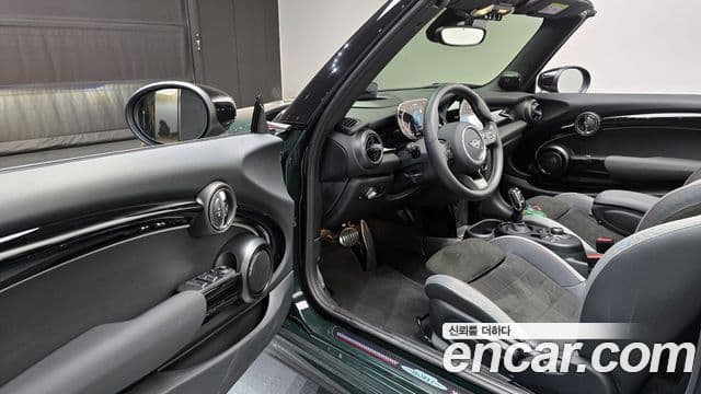 Mini Cooper S Convertible 2023 — Photo 11/20