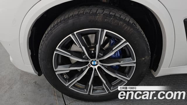 BMW X5 2021 — ფოტო 5/20