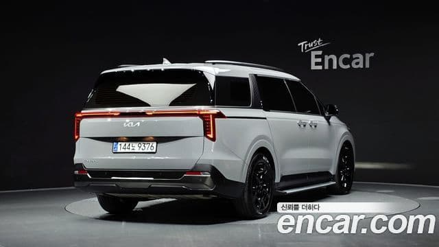 Kia Carnival 2025 — Фото 2/20