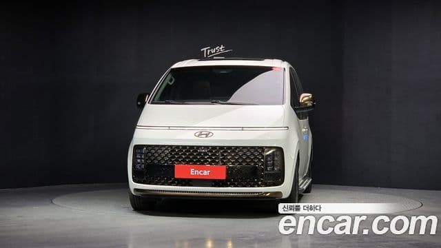 Hyundai Staria 2023 — ფოტო 3/20