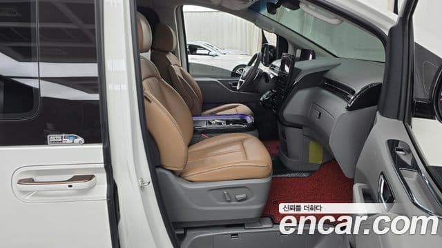 Hyundai Staria 2023 — ფოტო 11/20