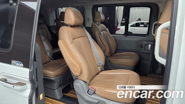 Hyundai Staria 2023 — ფოტო 12/20