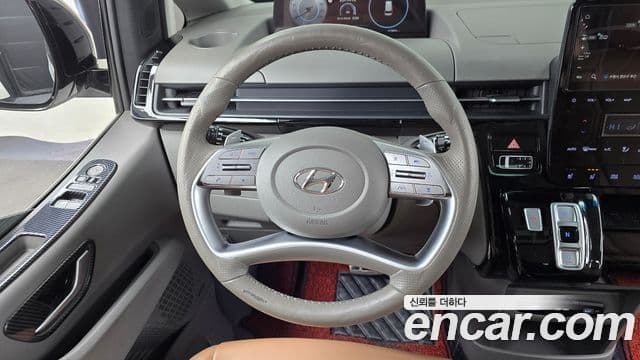 Hyundai Staria 2023 — ფოტო 13/20