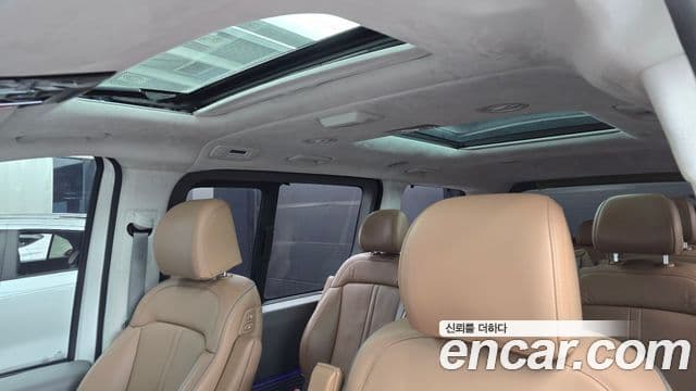 Hyundai Staria 2023 — ფოტო 18/20