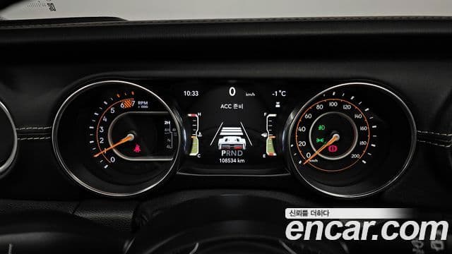 Jeep Wrangler 2020 — ფოტო 7/20