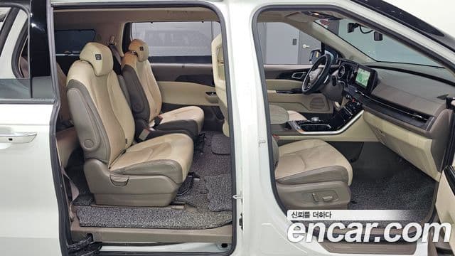 Kia Carnival 2023 — Фото 11/20