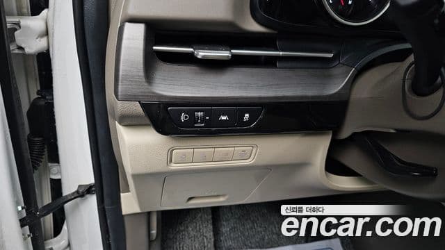 Kia Carnival 2023 — Фото 13/20