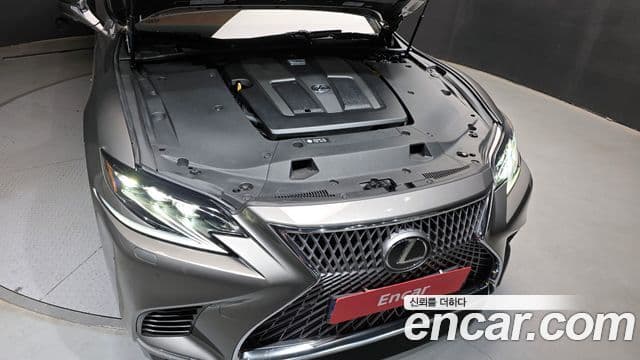 Lexus LS500 2018 — ფოტო 6/20