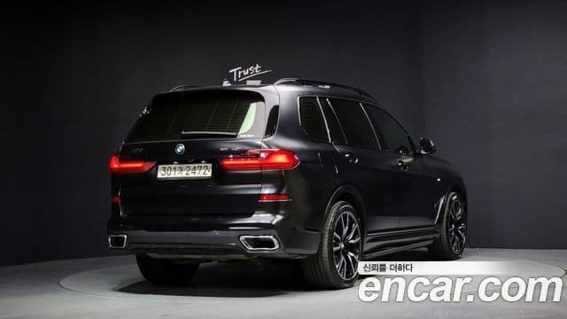 BMW X7 2019 — Фото 2/20