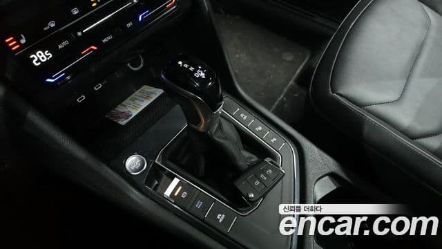 Volkswagen Tiguan 2021 — Şəkil 9/20