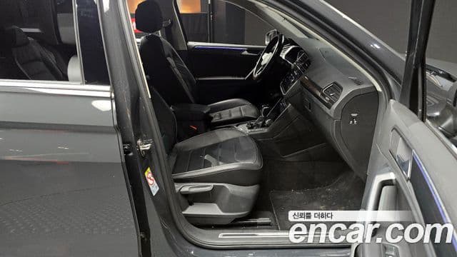 Volkswagen Tiguan 2021 — Şəkil 11/20