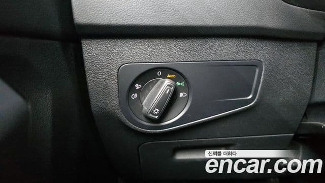 Volkswagen Tiguan 2021 — Şəkil 18/20