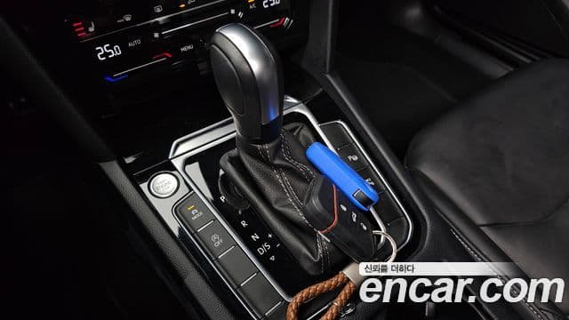 Volkswagen Arteon 2022 — Şəkil 17/20