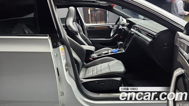 Volkswagen Arteon 2022 — Şəkil 9/20