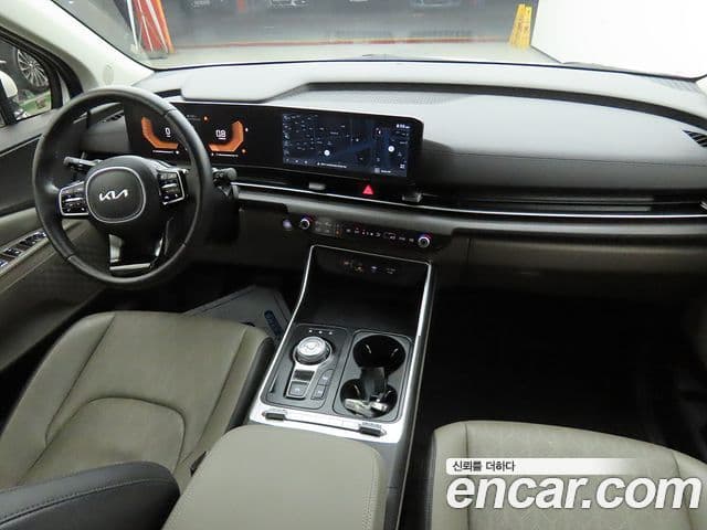 Kia Carnival 2024 — ფოტო 19/20
