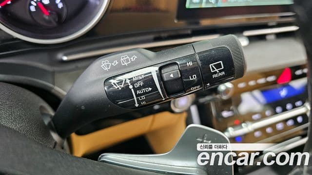 Kia Carnival 2023 — Şəkil 19/20