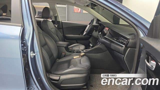 Kia Niro 2021 — Şəkil 11/20