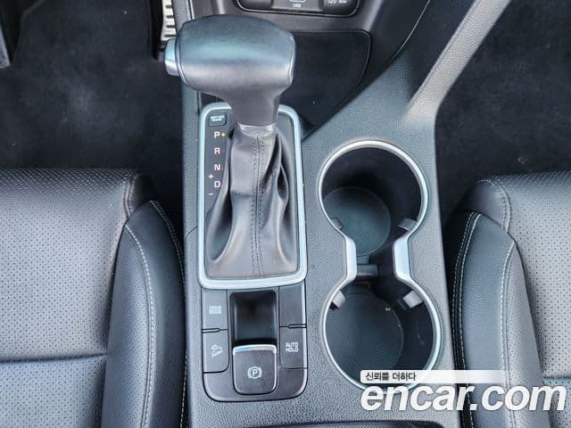 Kia Sportage The Bold 2020 — ფოტო 15/20