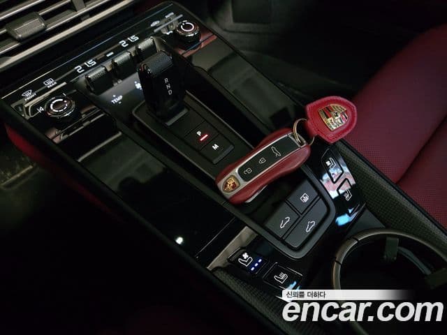 Porsche 911 2023 — ფოტო 15/20
