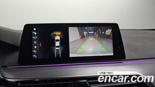 BMW 5 Series 2018 — ფოტო 15/20
