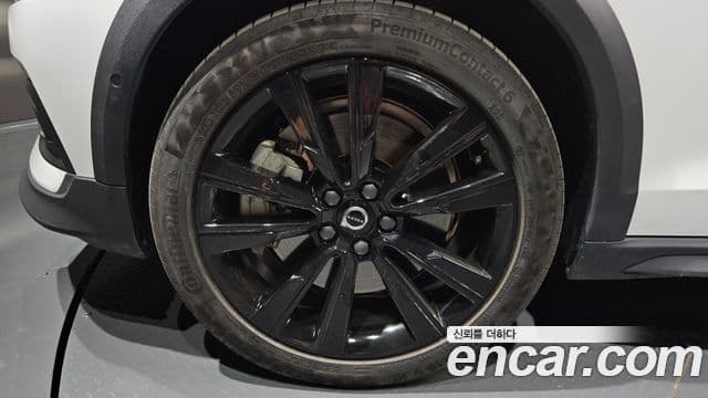 Volvo V60 Cross Country 2023 — ფოტო 5/20